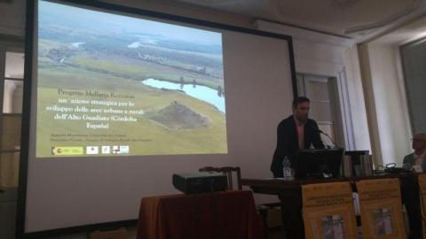 Momento de la ponencia a cargo del Profesor de la Universidad de Córdoba Dr. Antonio Monterroso Checa